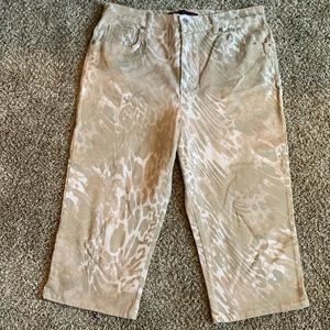 Gloria Vanderbilt, Amanda Capri size 14